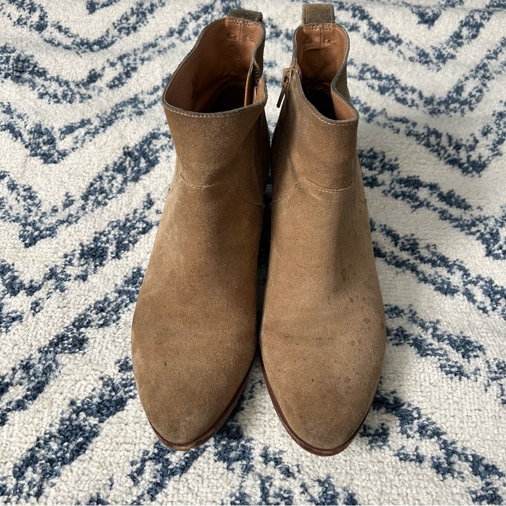 Sole Society Tan Booties Size 9